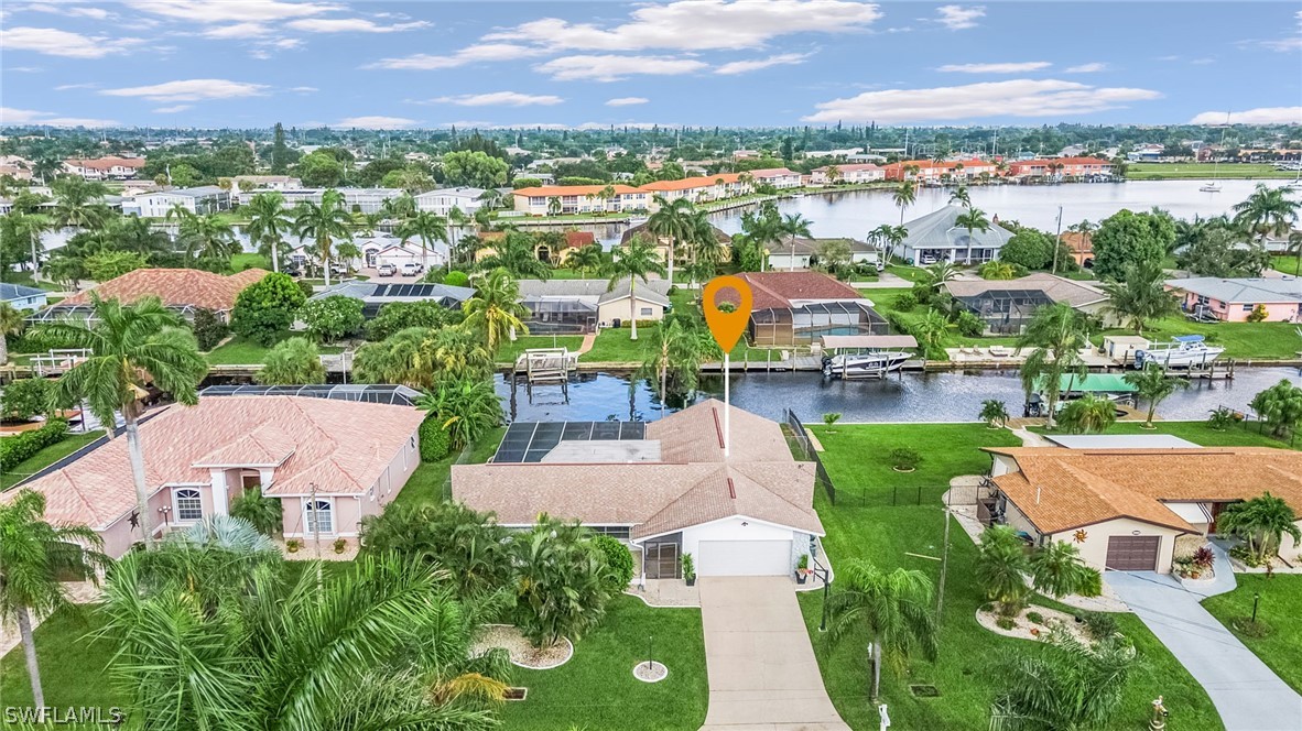 419 Pinecrest CT Cape Coral FL 33904