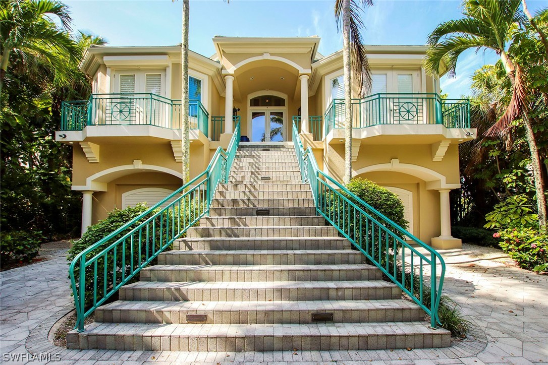 1304 Seaspray LN Sanibel FL 33957