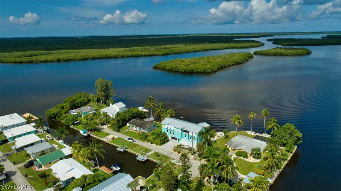 2660 Island View LN N Matlacha FL 33993