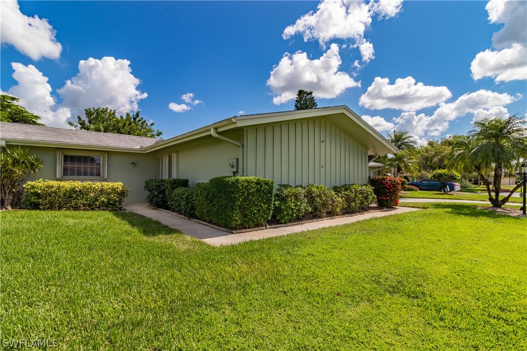 5585 Pendlewood LN Fort Myers FL 33919