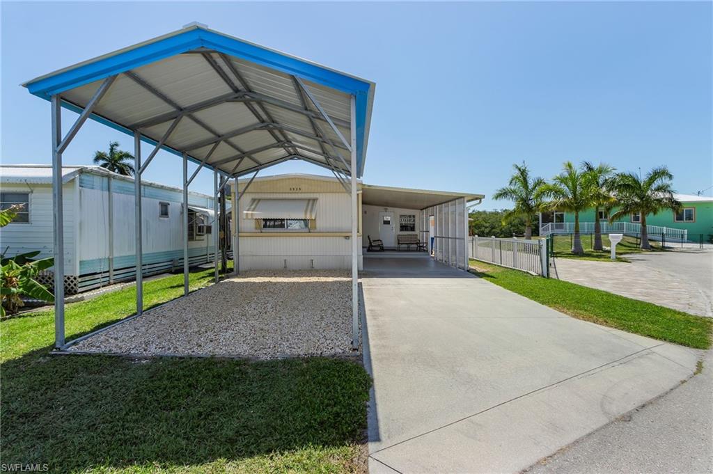 3939 COCONUT DR St. James City FL 33956