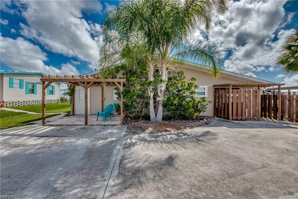 5143 Flamingo DR St. James City FL 33956