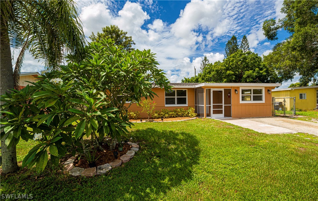 2184 Barry DR Fort Myers FL 33907