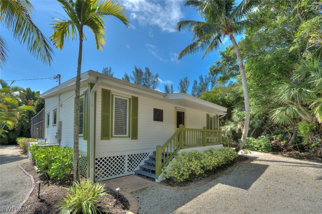 1827 Middle Gulf DR Sanibel FL 33957