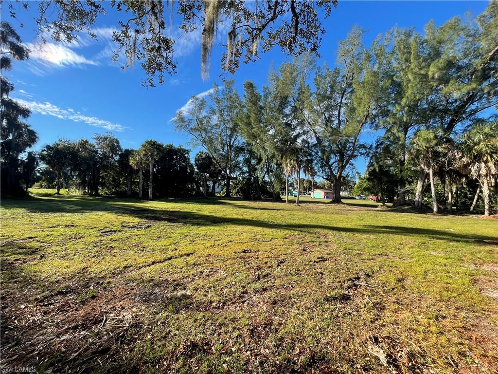 2460 PALM AVE St. James City FL 33956